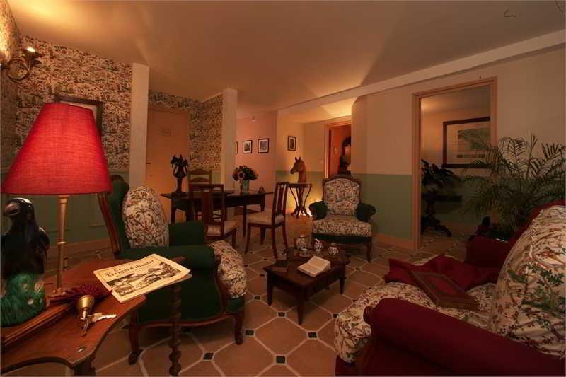 Logis Hotel Le Boudoir Belves Exterior photo