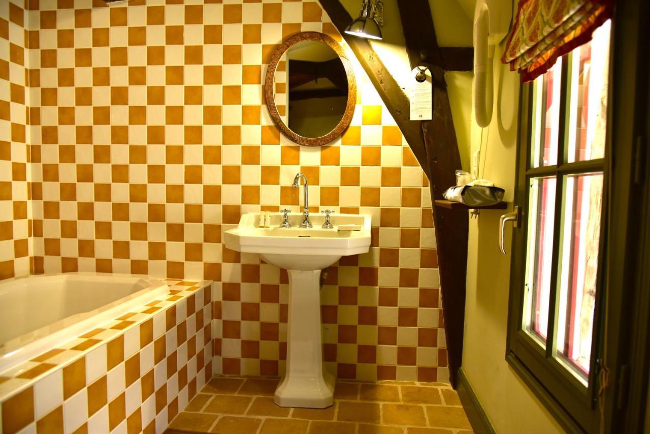 Logis Hotel Le Boudoir Belves Exterior photo