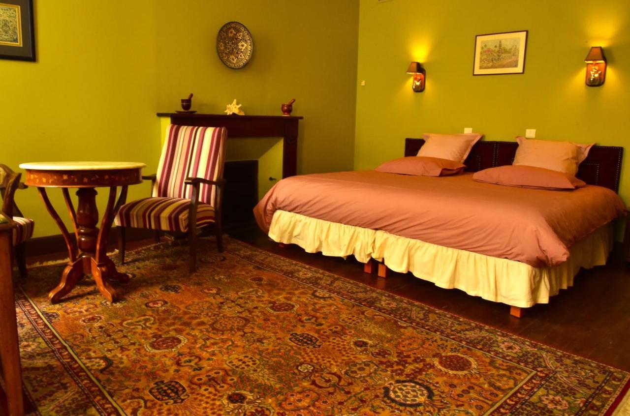 Logis Hotel Le Boudoir Belves Exterior photo