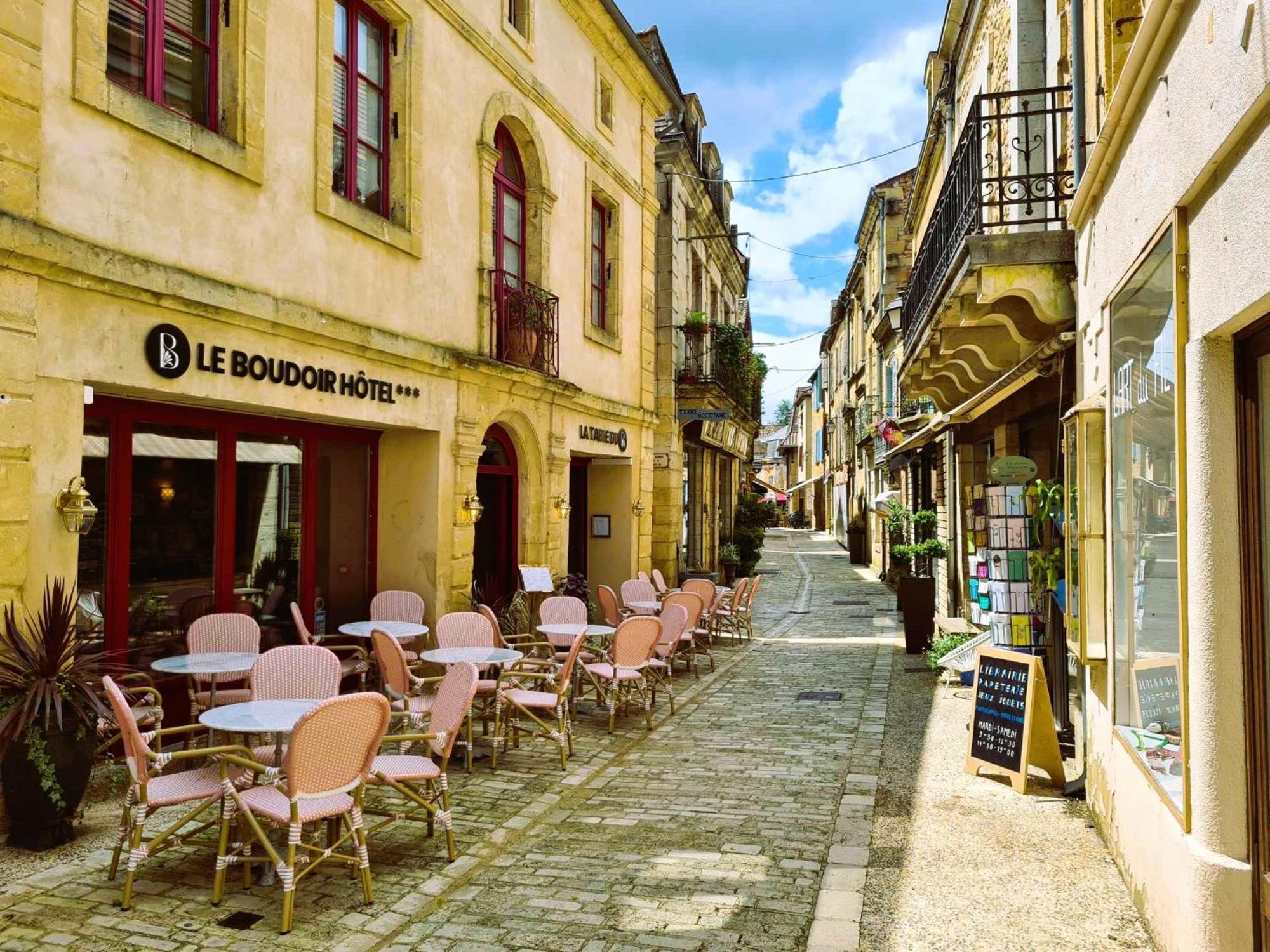 Logis Hotel Le Boudoir Belves Exterior photo