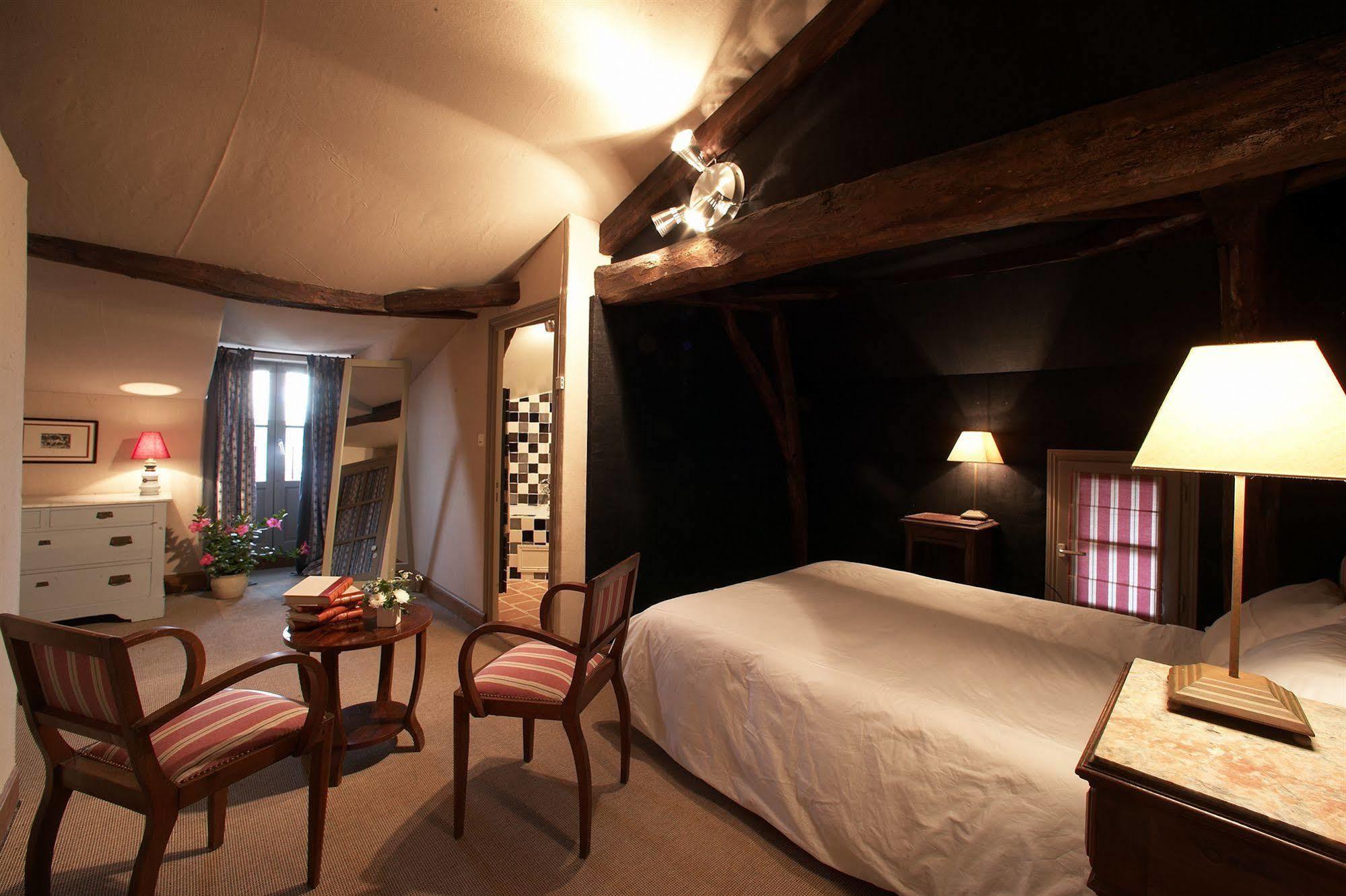 Logis Hotel Le Boudoir Belves Exterior photo